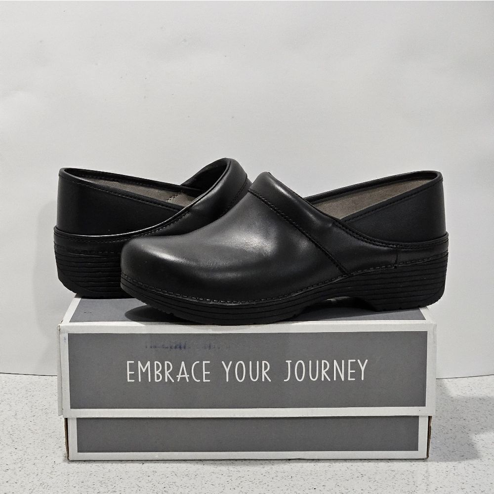 Dansko LT Pro Leather Size EU/42. Womens 11.5/12. Mens 8.5/9. Unisex.